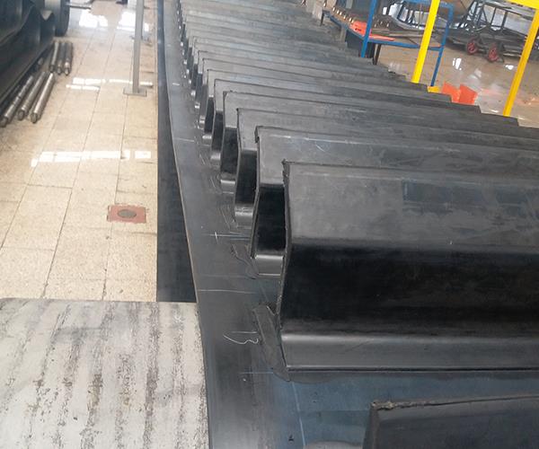 波狀擋邊輸送帶